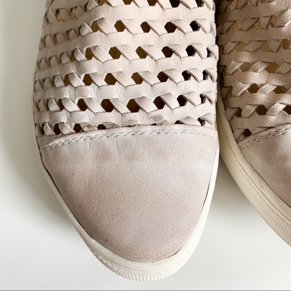 Seychelles Latest Fashion Sneaker - Picture 4 of 13